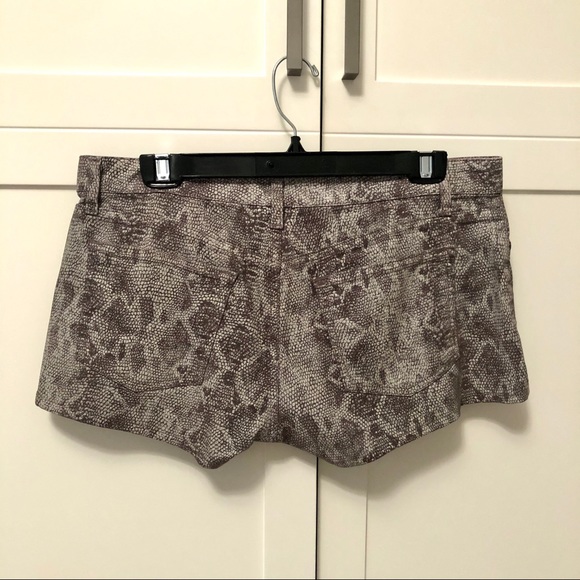 Rich and Skinny Zuma Short, Tan Boa Snakeskin (29) - Picture 2 of 4